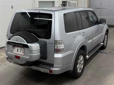MITSUBISHI PAJERO