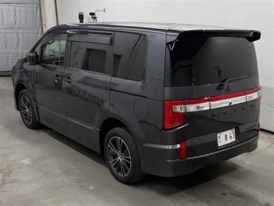 MITSUBISHI DELICA D5