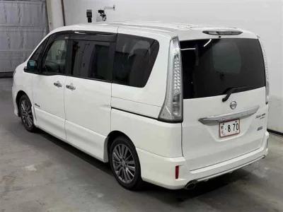 NISSAN SERENA