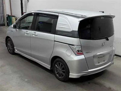 HONDA FREED SPIKE