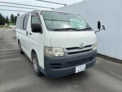 TOYOTA REGIUS VAN