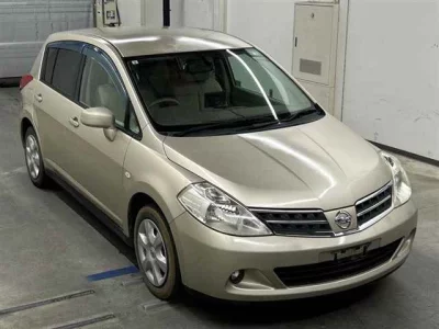 NISSAN TIIDA