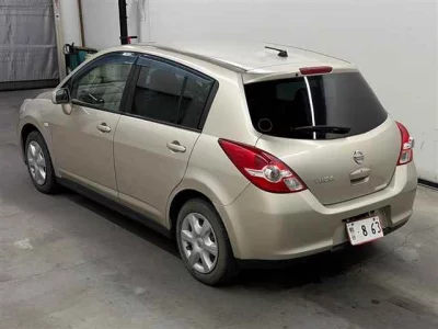 NISSAN TIIDA
