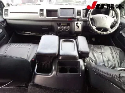 TOYOTA HIACE