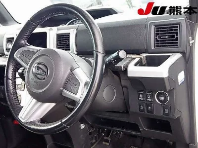 DAIHATSU WAKE