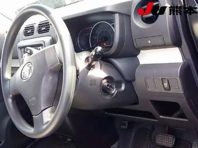 TOYOTA PIXIS SPACE