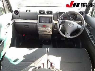 TOYOTA PIXIS SPACE
