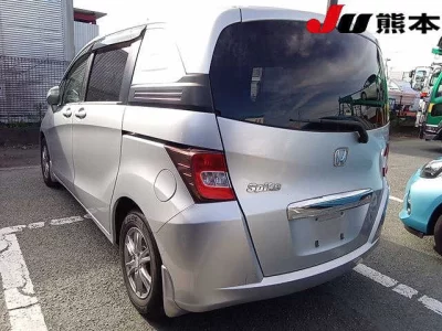 HONDA FREED SPIKE