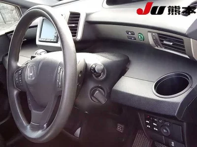 HONDA FREED SPIKE