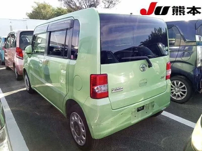 TOYOTA PIXIS SPACE