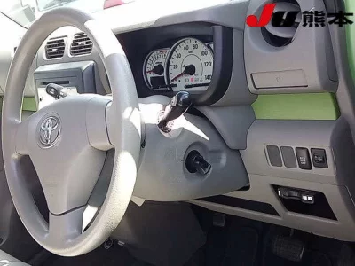 TOYOTA PIXIS SPACE