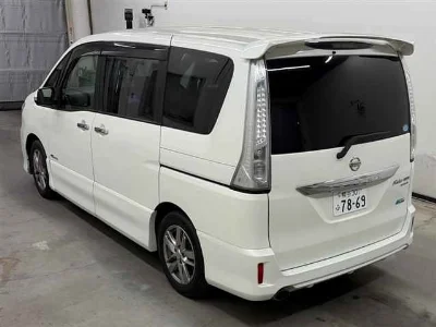 NISSAN SERENA