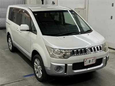 MITSUBISHI DELICA D5