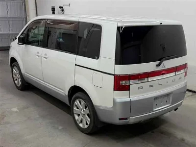 MITSUBISHI DELICA D5