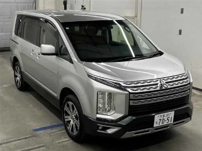 MITSUBISHI DELICA D5
