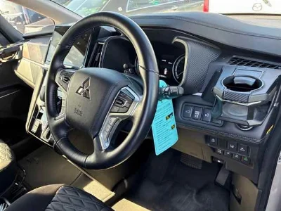 MITSUBISHI DELICA D5