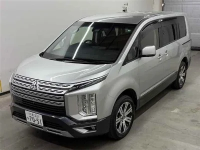 MITSUBISHI DELICA D5