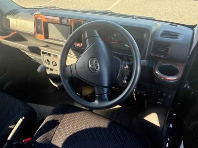 TOYOTA PIXIS VAN