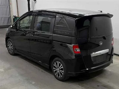 HONDA FREED SPIKE
