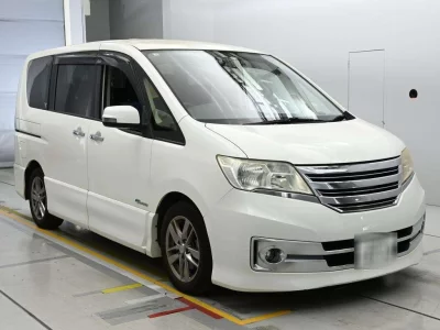 NISSAN SERENA