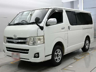 TOYOTA REGIUS VAN
