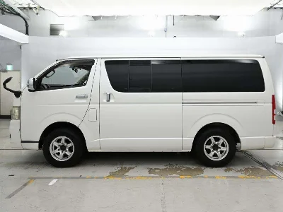 TOYOTA REGIUS VAN