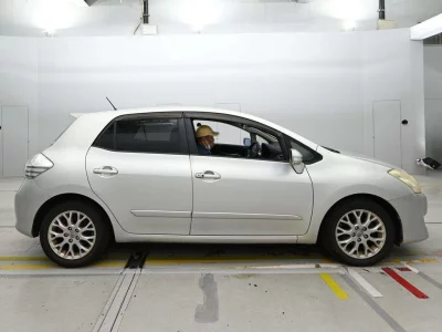 TOYOTA BLADE