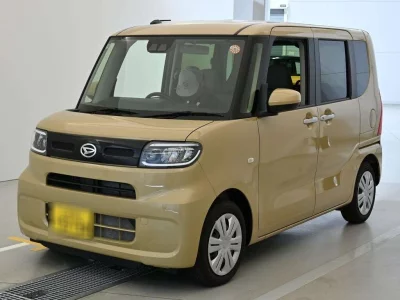 DAIHATSU TANTO 1