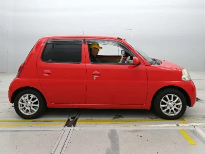 DAIHATSU ESSE 3