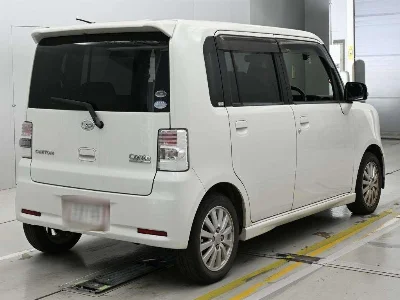 DAIHATSU MOVE CONTE 1