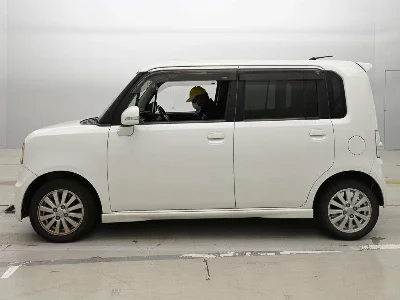 DAIHATSU MOVE CONTE 2