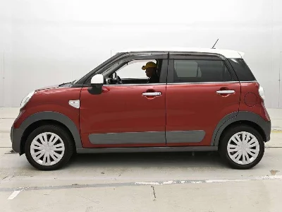 DAIHATSU CAST 4