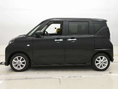 DAIHATSU MOVE 4