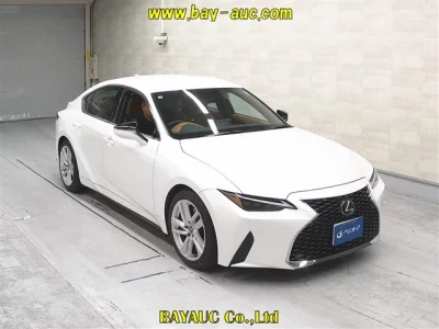 LEXUS IS
