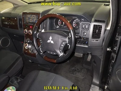 MITSUBISHI DELICA D5