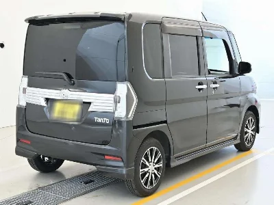 DAIHATSU TANTO 2