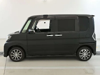 DAIHATSU TANTO 4
