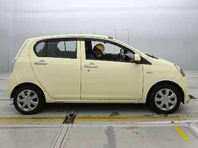DAIHATSU MIRA E S 3