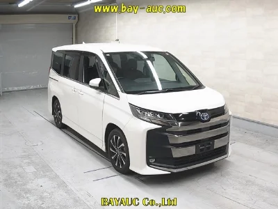 TOYOTA NOAH