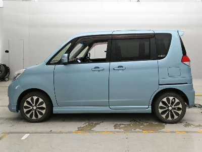 MITSUBISHI DELICA D2