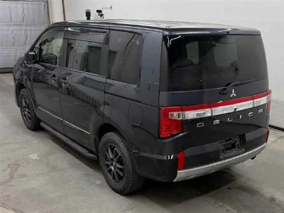 MITSUBISHI DELICA D5