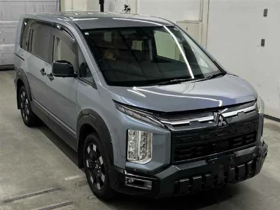 MITSUBISHI DELICA D5