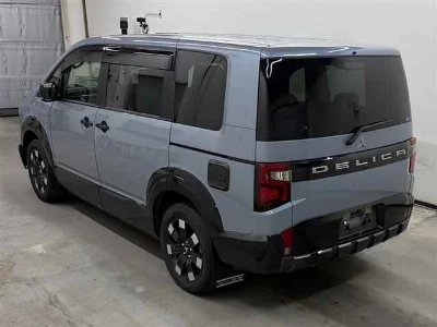 MITSUBISHI DELICA D5