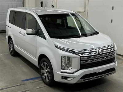 MITSUBISHI DELICA D5