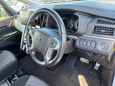 MITSUBISHI DELICA D5