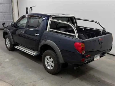 MITSUBISHI TRITON
