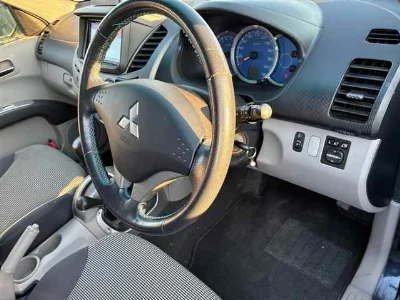 MITSUBISHI TRITON