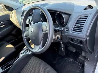 MITSUBISHI RVR
