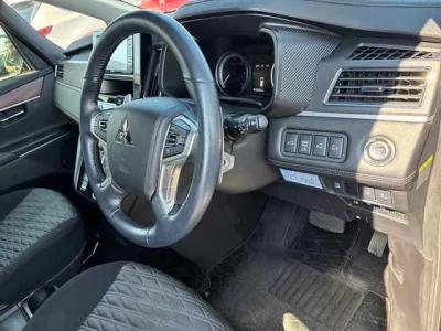 MITSUBISHI DELICA D5