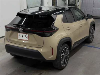 TOYOTA YARIS CROSS 4